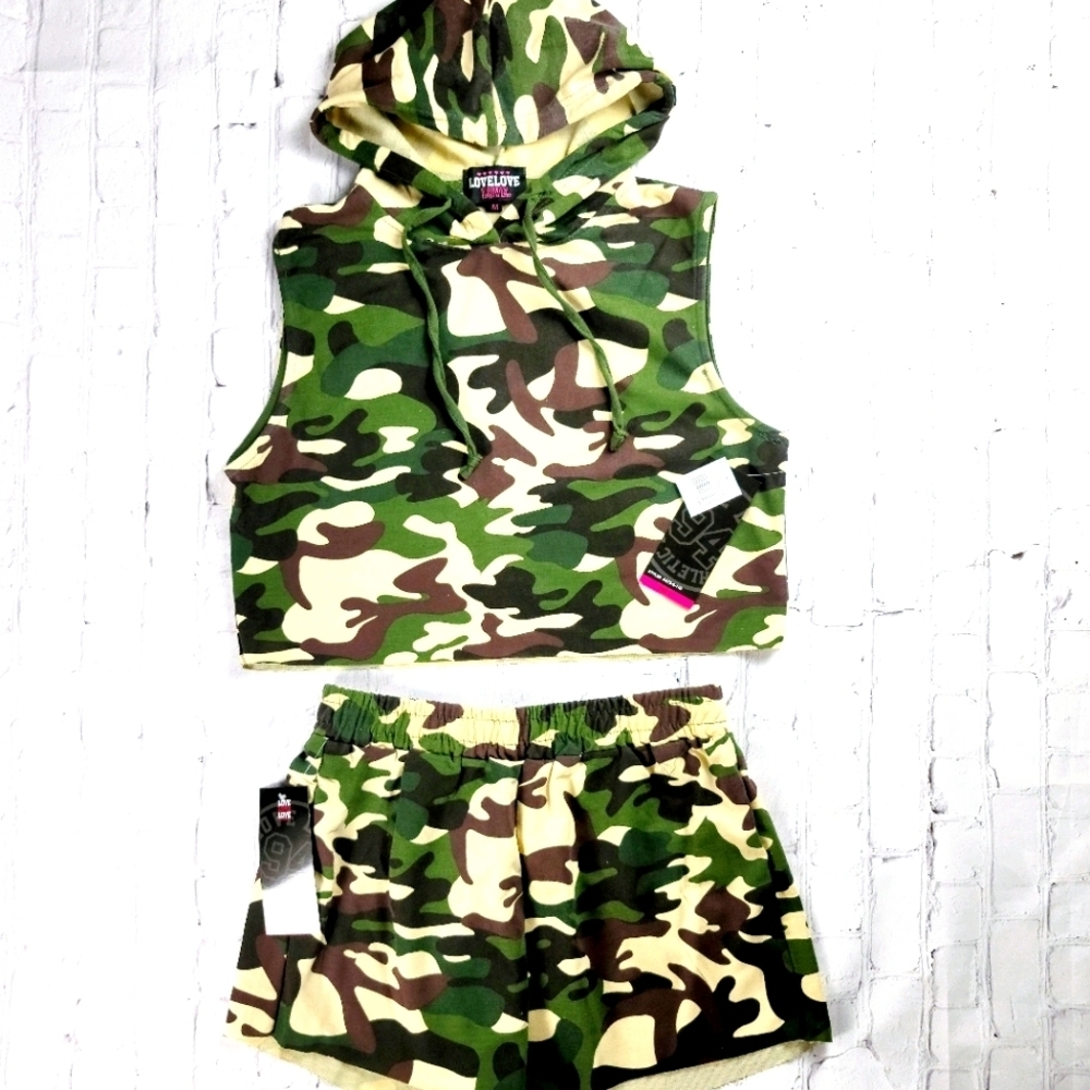 Love‎ love love Camouflage hoodie 2pc shorts set
